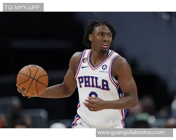 勇士与76人对决前瞻分析:谁能在关键时刻掌控比赛节奏 勇士与76人对决前瞻分析:谁能在关键时刻掌控比赛节奏