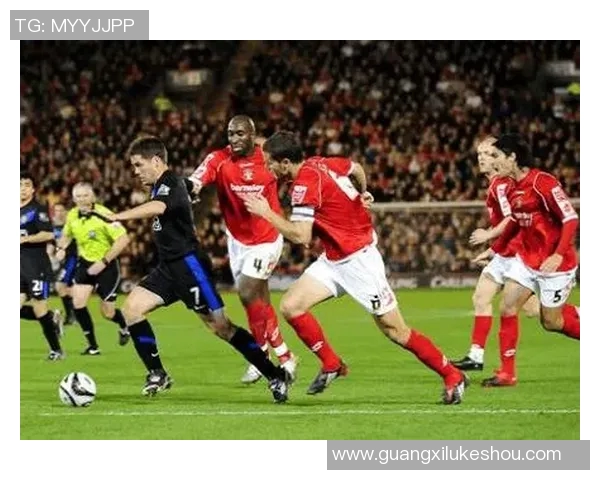 年轻人对抗罗马比分的精彩较量与战术分析探讨