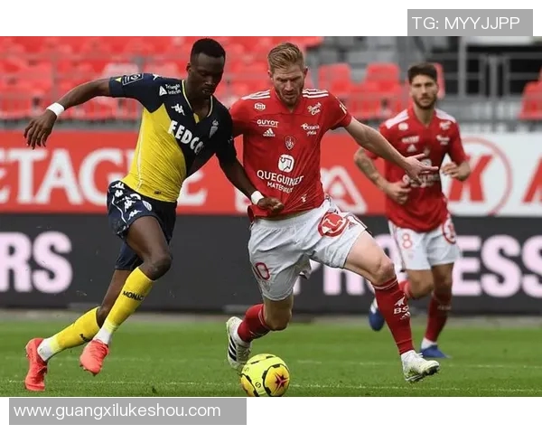 斯特拉斯堡对阵里昂的比赛结果分析与精彩瞬间回顾