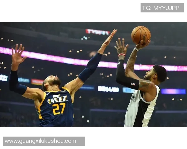 快船与爵士激战抢七大战直播盛况尽在眼前