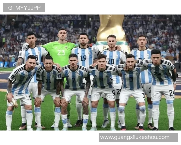 法国与乌拉圭激战赛场精彩瞬间回顾与分析 法国与乌拉圭激战赛场精彩瞬间回顾与分析