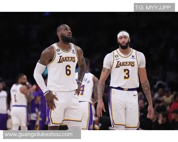 湖人对阵爵士精彩赛事免费直播全程回放与分析分享