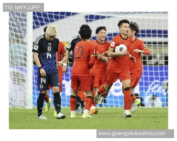 福冈黄队与赞岐釜球队的激烈对决展现足球魅力与团队精神