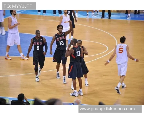 韦德与科比的巅峰对决：篮球传奇的荣耀与传承之战