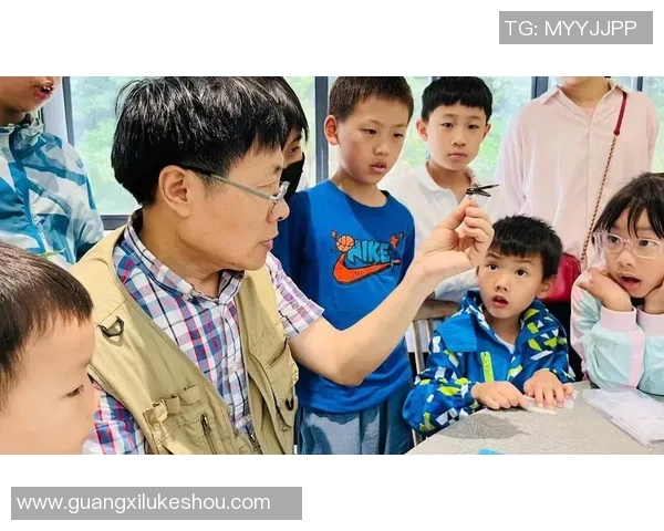 张宁的奋斗历程与成就探索：从普通学子到行业领军人物的成长故事