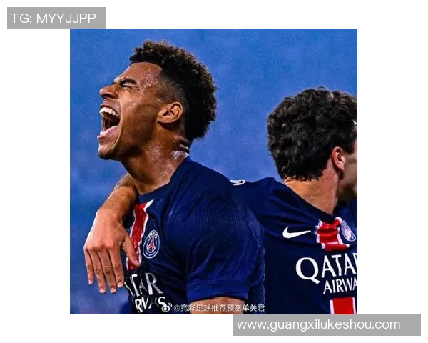 巴黎圣曼与摩纳哥深圳的精彩对决引发球迷热议与期待