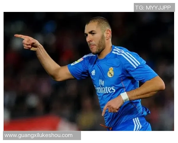 本泽马领衔球队新征程展望期待在赛场上再创辉煌成就